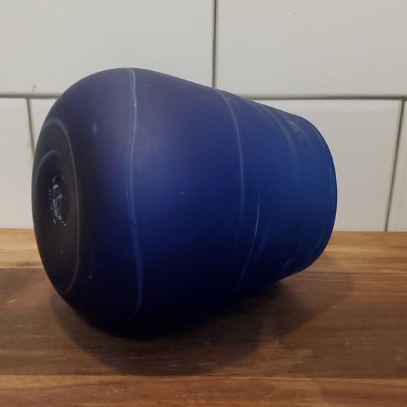 Hand-blown matte wine glass - Picture 3 of 3